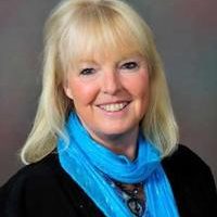 Lesley Hannell bio photo